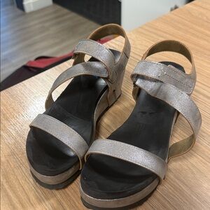 Stylish Axxiom Metallic Sandals